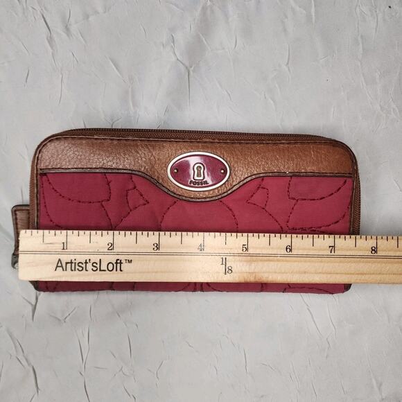 Fossil Key-Per Quilted Wallet Clutch Zip Around Leather Trim - Picture 2 of 8